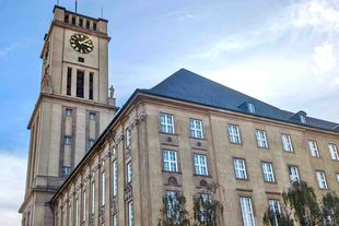 Zertifikatsprogramm für die öffentliche Verwaltung Rathaus Schönberg / Zertifkatsprogramm für die öffentliche Verwaltung